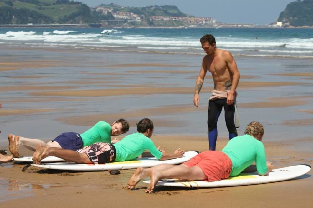 Zarautz Beachside Surf Camp ภายนอก รูปภาพ