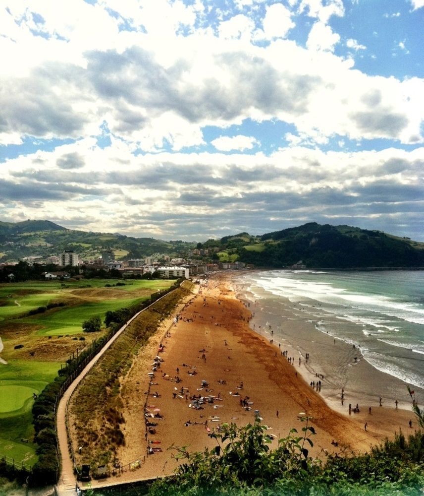 Zarautz Beachside Surf Camp ภายนอก รูปภาพ