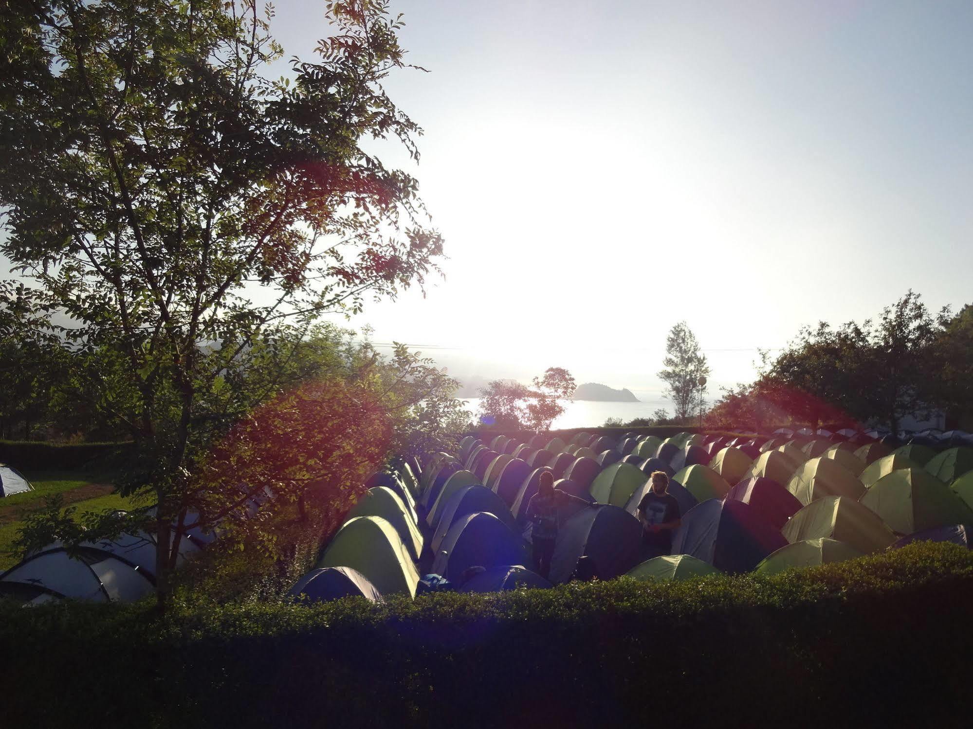 Zarautz Beachside Surf Camp ภายนอก รูปภาพ