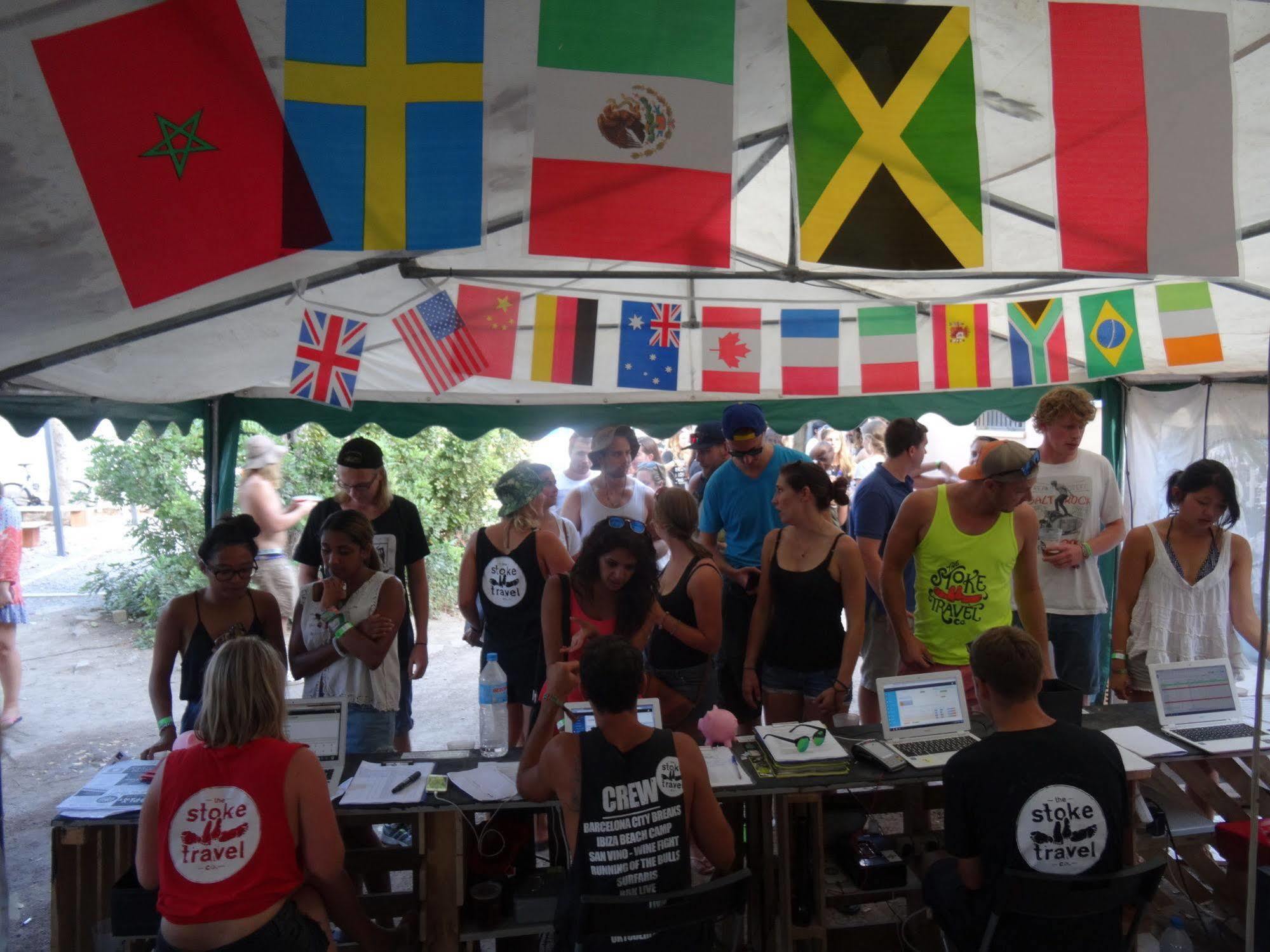 Zarautz Beachside Surf Camp ภายนอก รูปภาพ