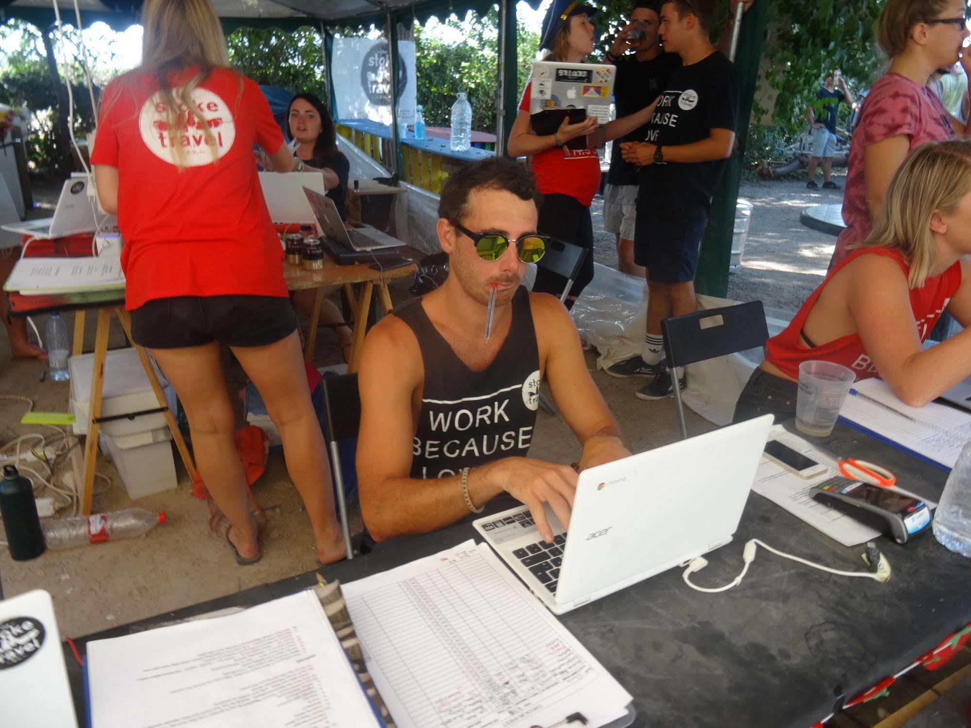 Zarautz Beachside Surf Camp ภายนอก รูปภาพ